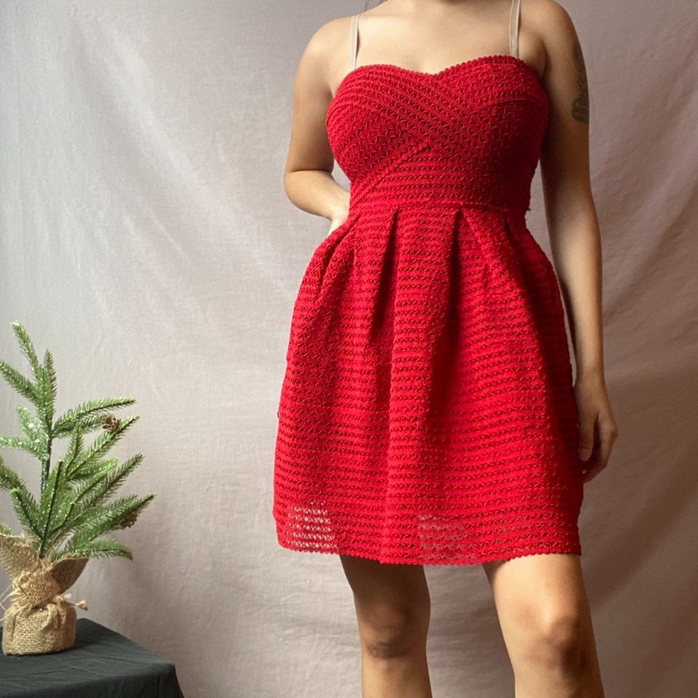 red sleeveless puffy dress